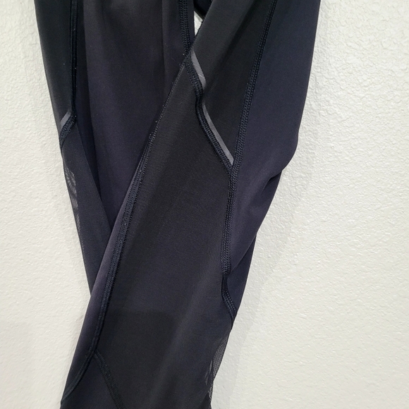 LULULEMO Leggings Size 2, Prestige Condition - Picture 7 of 9